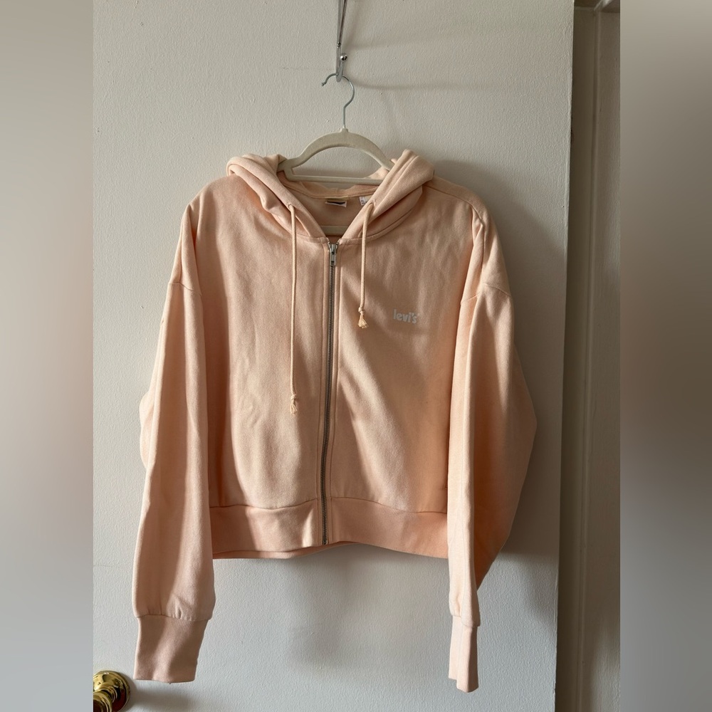 Levi’s cropped hoodie